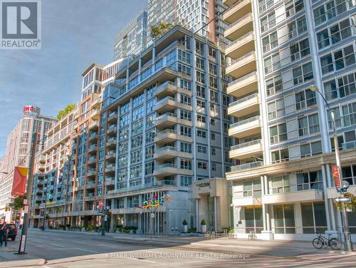 521 - 270 Wellington Street W, Toronto, ON - Outdoor With Balcony With Facade