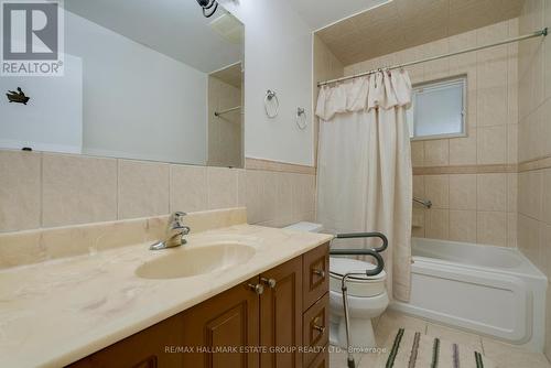 215 Sloane Avenue, Toronto, ON - Indoor Photo Showing Bathroom