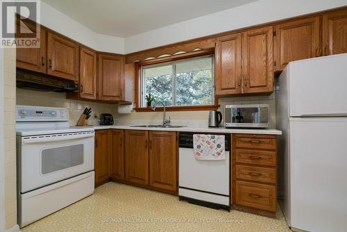 215 Sloane Avenue, Toronto, ON - Indoor Photo Showing Kitchen With Double Sink