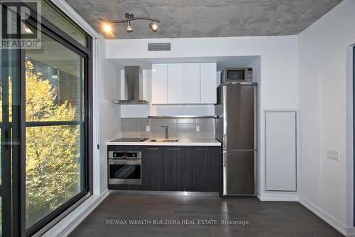 237 - 461 Adelaide Street W, Toronto, ON - Indoor Photo Showing Kitchen