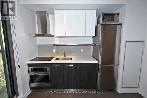 237 - 461 Adelaide Street W, Toronto, ON - Indoor Photo Showing Kitchen