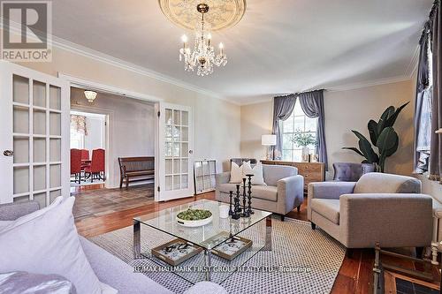 1733 Dufferin Street, Whitby, ON - Indoor Photo Showing Living Room