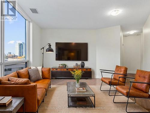 418 - 135 Village Green Square, Toronto, ON - Indoor Photo Showing Living Room