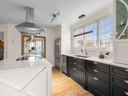 Cuisine - 8010 Rue De Londres, Brossard, QC - Indoor Photo Showing Kitchen With Double Sink