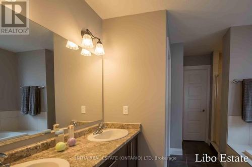 753 Kleinburg Drive, London, ON - Indoor Photo Showing Bathroom