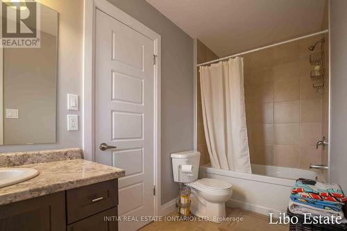 753 Kleinburg Drive, London, ON - Indoor Photo Showing Bathroom