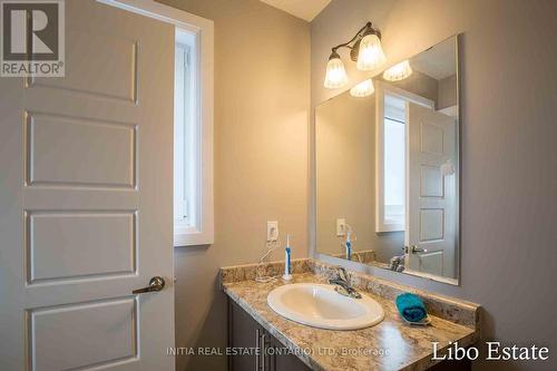 753 Kleinburg Drive, London, ON - Indoor Photo Showing Bathroom