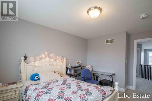 753 Kleinburg Drive, London, ON - Indoor Photo Showing Bedroom