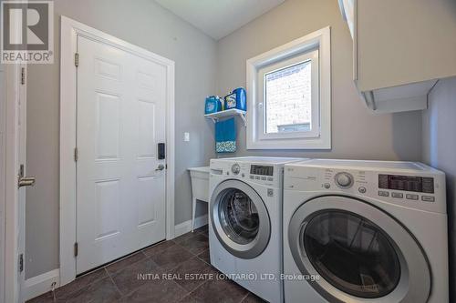 753 Kleinburg Drive, London, ON - Indoor Photo Showing Laundry Room