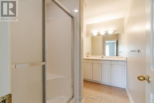 11 - 1755 Louise Boulevard, London, ON - Indoor Photo Showing Bathroom