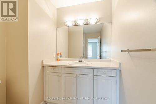 11 - 1755 Louise Boulevard, London, ON - Indoor Photo Showing Bathroom