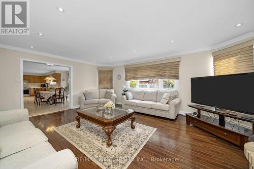 185 Dianawood Ridge, Vaughan, ON - Indoor Photo Showing Living Room