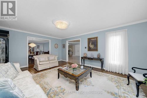 185 Dianawood Ridge, Vaughan, ON - Indoor Photo Showing Living Room