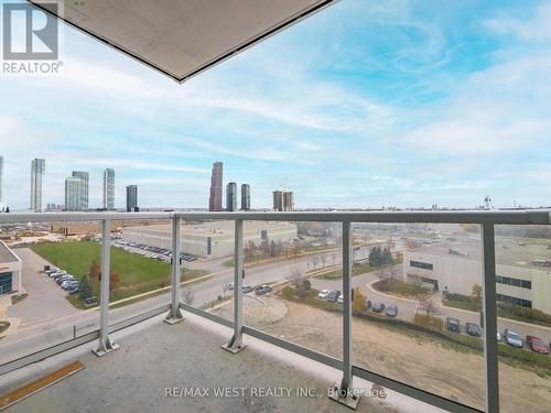 809 - 60 Honeycrisp Crescent, Vaughan, ON - Outdoor With Balcony With View