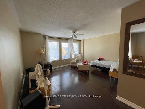 2547 Advent Crt, Mississauga, ON - Indoor