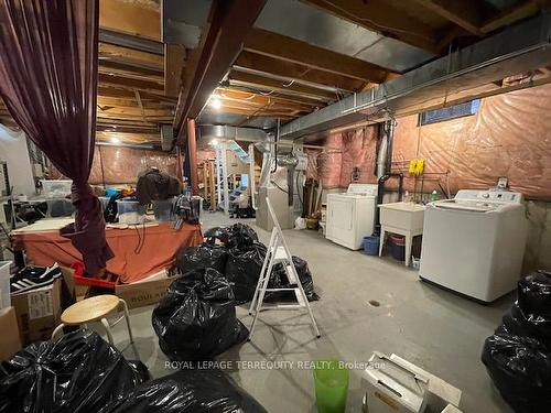 2547 Advent Crt, Mississauga, ON - Indoor Photo Showing Laundry Room