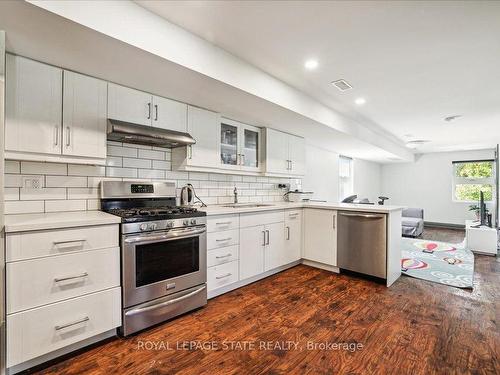 65 Queen St, St. Catharines, ON - Indoor Photo Showing Kitchen With Upgraded Kitchen