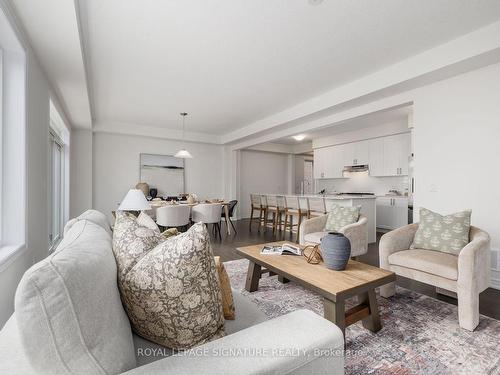 296 Broadacre Dr, Kitchener, ON - Indoor Photo Showing Living Room