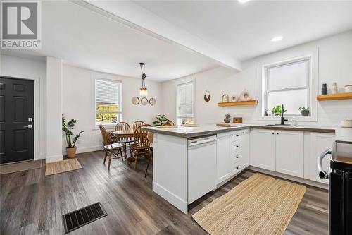 321 Maxwell Street, Sarnia, ON - Indoor Photo Showing Kitchen