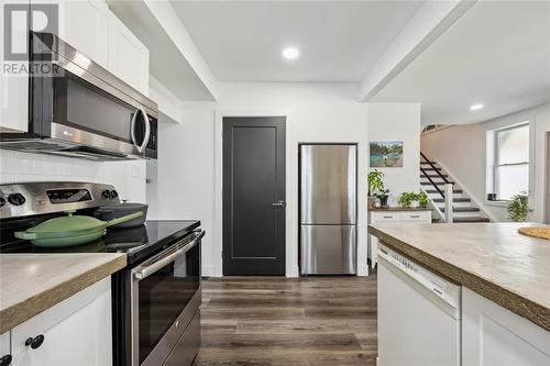 321 Maxwell Street, Sarnia, ON - Indoor Photo Showing Kitchen