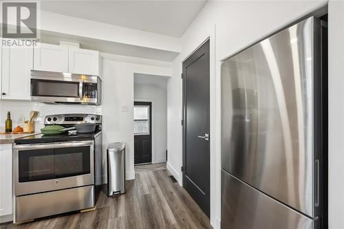 321 Maxwell Street, Sarnia, ON - Indoor Photo Showing Kitchen