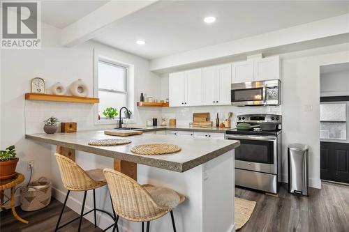 321 Maxwell Street, Sarnia, ON - Indoor Photo Showing Kitchen