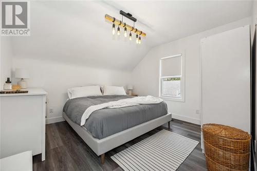 321 Maxwell Street, Sarnia, ON - Indoor Photo Showing Bedroom