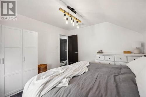 321 Maxwell Street, Sarnia, ON - Indoor Photo Showing Bedroom