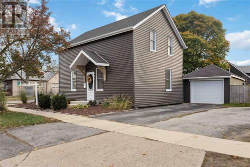 321 Maxwell Street, Sarnia, ON - Outdoor With Facade