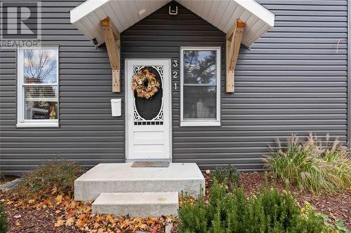 321 Maxwell Street, Sarnia, ON - Outdoor