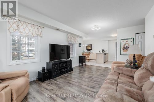 112 - 75 Shipway Avenue, Clarington (Newcastle), ON - Indoor Photo Showing Living Room