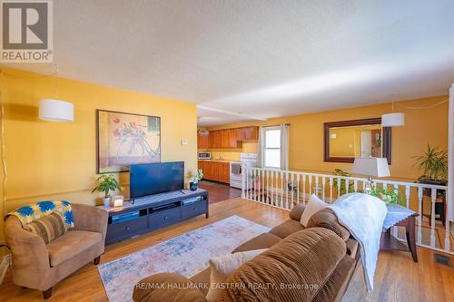 451 Harden Crescent, Cobourg, ON - Indoor Photo Showing Living Room