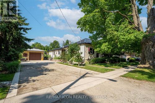 258 Anna Street S, North Middlesex (Parkhill), ON - Outdoor