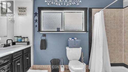 258 Anna Street S, North Middlesex (Parkhill), ON - Indoor Photo Showing Bathroom