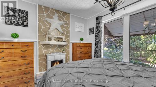 258 Anna Street S, North Middlesex (Parkhill), ON - Indoor Photo Showing Bedroom