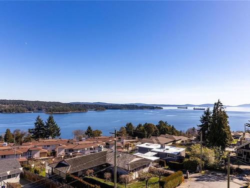 501-201 Dogwood Dr, Ladysmith, BC - Outdoor With Body Of Water With View