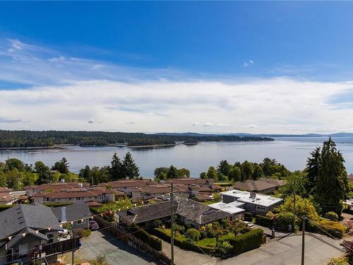 501-201 Dogwood Dr, Ladysmith, BC - Outdoor With Body Of Water With View