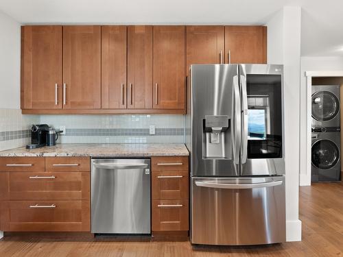 401-5030 Snowbird Way, Big White, BC - Indoor Photo Showing Kitchen