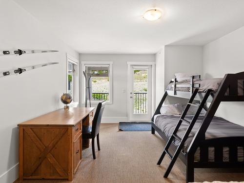 401-5030 Snowbird Way, Big White, BC - Indoor Photo Showing Bedroom