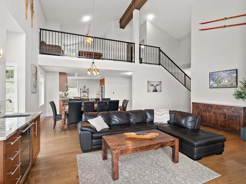 401-5030 Snowbird Way, Big White, BC - Indoor Photo Showing Living Room