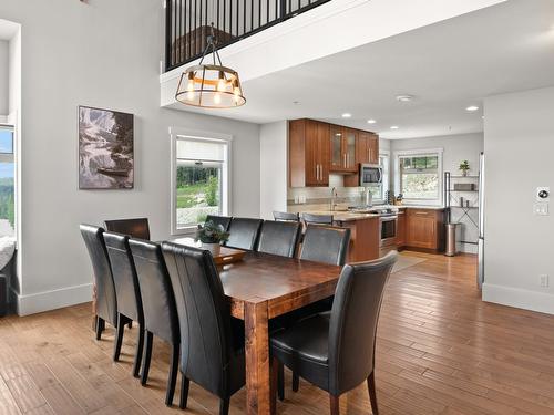 401-5030 Snowbird Way, Big White, BC - Indoor Photo Showing Dining Room