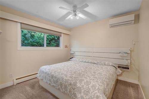 1465 Dartmouth Street, Penticton, BC - Indoor Photo Showing Bedroom