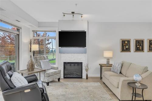 112-3521 Carrington Road, West Kelowna, BC - Indoor Photo Showing Living Room With Fireplace