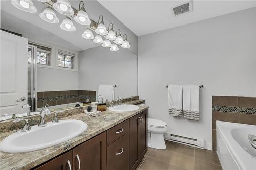 112-3521 Carrington Road, West Kelowna, BC - Indoor Photo Showing Bathroom