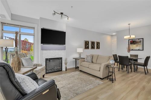 112-3521 Carrington Road, West Kelowna, BC - Indoor Photo Showing Living Room With Fireplace