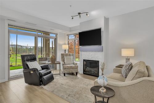 112-3521 Carrington Road, West Kelowna, BC - Indoor Photo Showing Living Room With Fireplace