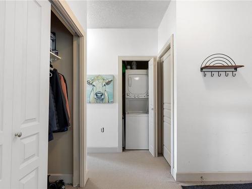 313-870 Short St, Saanich, BC - Indoor Photo Showing Other Room