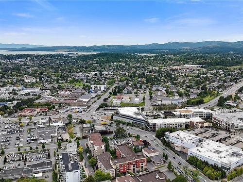 313-870 Short St, Saanich, BC - Outdoor With View