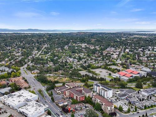 313-870 Short St, Saanich, BC - Outdoor With View