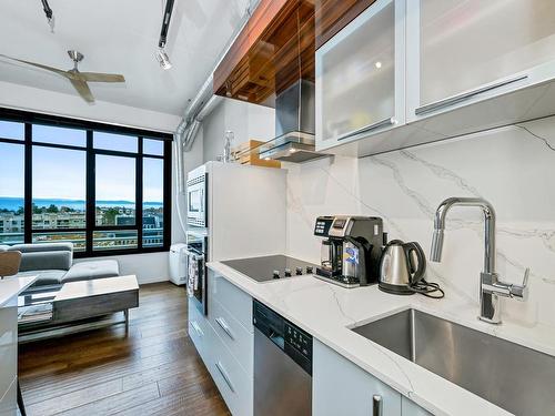 626-1029 View St, Victoria, BC - Indoor Photo Showing Kitchen